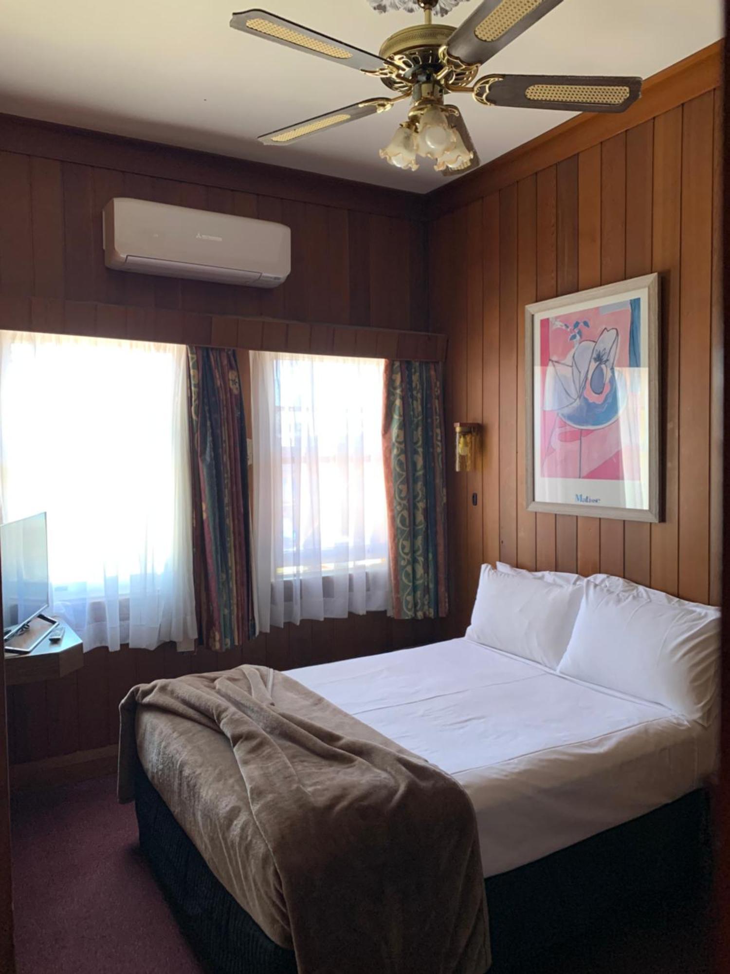 Moruya Monarch Hotel Экстерьер фото
